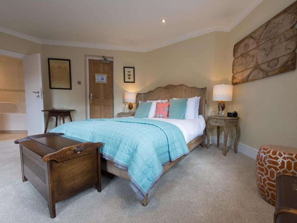 Darwin'S Townhouse Bed & Breakfast Shrewsbury Exterior foto A bedroom at The Old parsonage