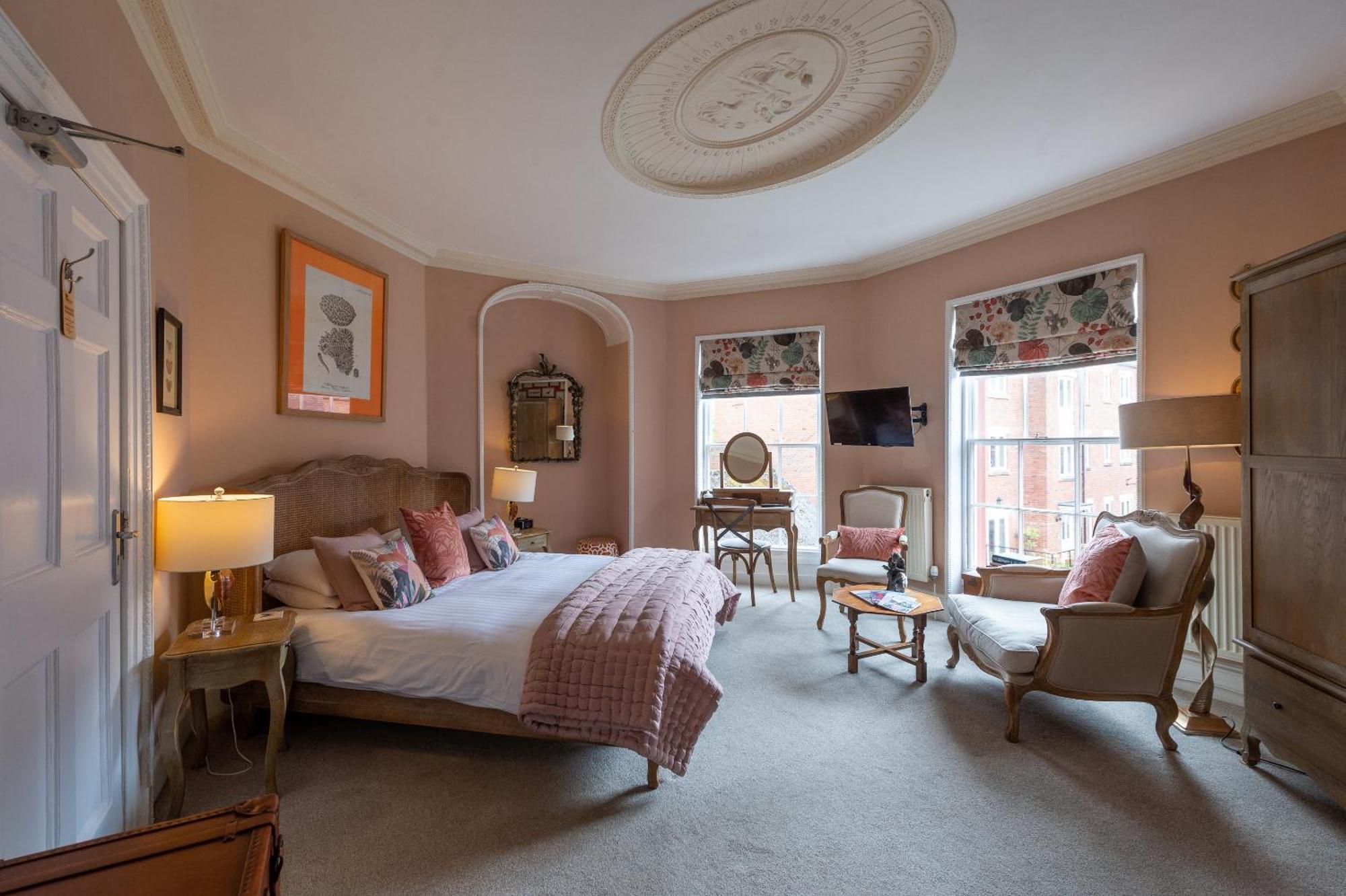 Darwin'S Townhouse Bed & Breakfast Shrewsbury Exterior foto A bedroom at The Swan