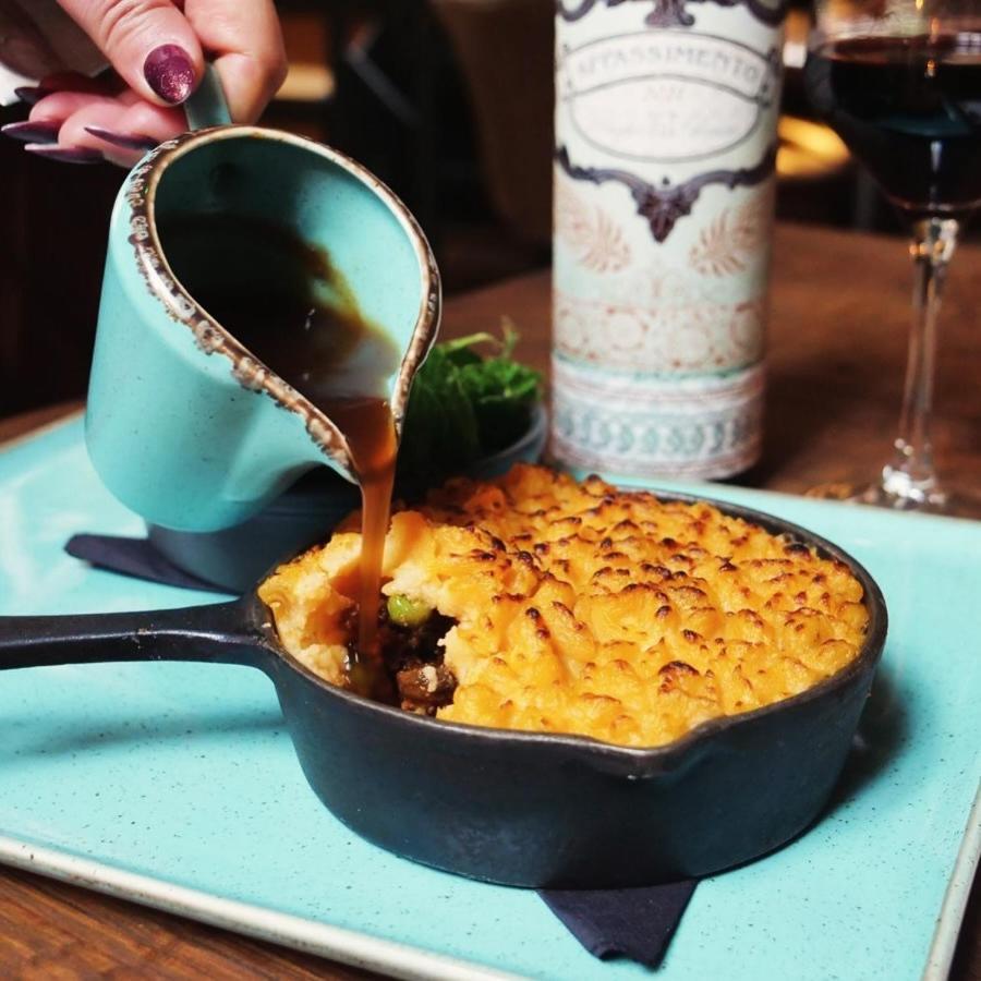 Darwin'S Townhouse Bed & Breakfast Shrewsbury Exterior foto Shepherd's pie